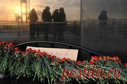 Суд вынес новые приговоры по делу о взрыве на шахте «Листвяжная». Беловский городской суд Кемеровской области вынес приговор троим фигурантам по второму уголовному делу о взрыве на шахте «Листвяжная». Старший механик Илья Смирнов и ведущий инженер Артем Чашки получили четыре года условно, а экс-инспектор Ростехнадзора Сергей Винокуров — шесть лет колонии общего режима.