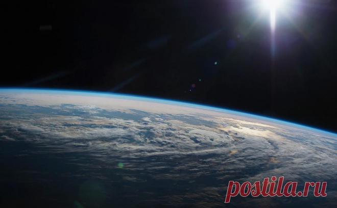 Контрразведка США предупредила космические компании о риске шпионажа. В выпущенном контрразведкой бюллетене говорится о попытках иностранцев получить доступ к космическим технологиям США. В марте WSJ писала, что власти США начали готовить свои силы к будущему конфликту в космосе с Россией и Китаем