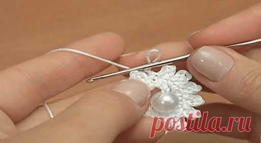 Шикарная цепочка из цветов с бусинами