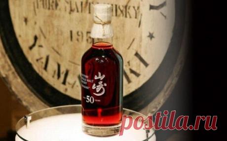 Бутылка японского виски продана на аукционе за рекордные 299 тыс. долларов | В мире