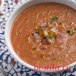 Гаспачо с сухариками и чесноком - BestCook