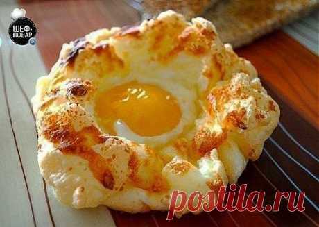 Яйца в пуховом гнезде.