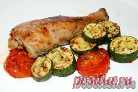 Фаршированные куриные окорочка - 19 пошаговых фото в рецепте Фаршированные куриные окорочка отличаются особой нежностью и мягкостью. Затратив на их приготовление немного времени, вы получите прекрасное блюдо, которое можно использовать в различных категориях. Если их после приготовления охладить и нарезать на тонкие ломтики, то из фаршированных окорочков ...