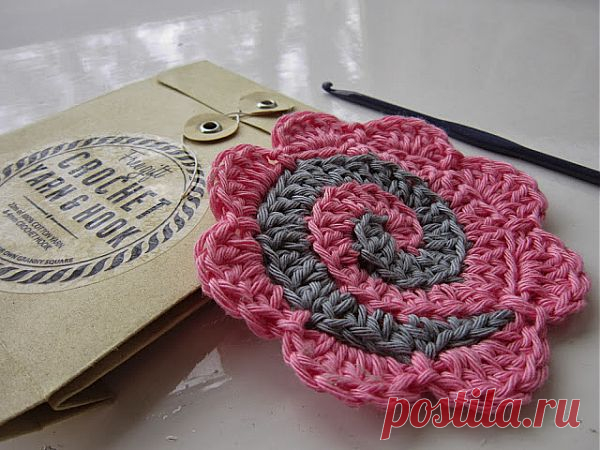 Разноцветные , связанные крючком из остатков пряжи..