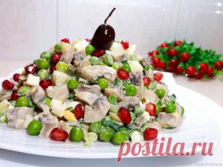 Вкусный салат на все случаи жизни.Рецепт овощного салата с грибами. Дорогие друзья поздравляю вас с Новым Годом!!Здоровья,счастья и всех вам благ!!Готовлю вкусный овощной салат с грибами.Его можно подать к мясным блюдам и использовать в качестве перекуса.Рецепт очень быстрый и простой.ИНГРЕДИЕНТЫ:Грибы шампиньоны – 500 грКонсервированные огурцы – 3 – 4...