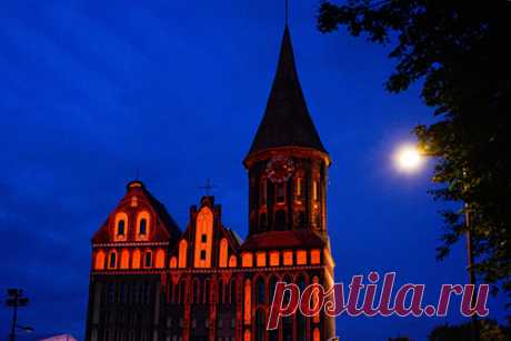 Россияне захотели провести нерабочие дни ноября в двух городах страны. На фоне объявления первой недели ноября нерабочими днями туроператоры отметили повышенный интерес россиян к путевкам в Сочи и Калининград. По словам специалистов туротрасли, основной спрос приходится на отели Сочи и Красной Поляны. В частности, рост продаж наблюдают в офисах Центрального региона.