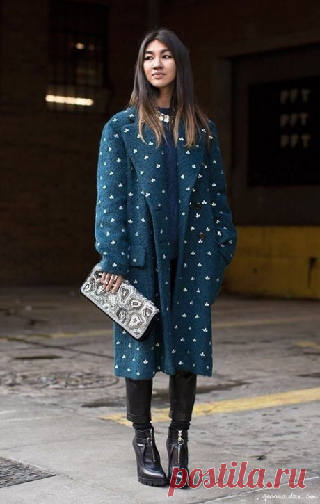 Пальто с принтом.