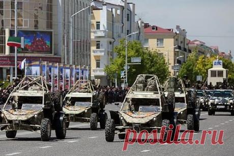 Таиланд заинтересовался российскими багги. Силы специальных операций сухопутных войск Таиланда могут получить российские тактические автомобили спецназа «Чаборз», сообщил управляющий директор таиландской компании Advanced Technologies Consulting and Development Владимир Лукоянов. Машины пройдут испытания в Таиланде.