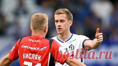 Фомин извинился перед болельщиками за поражение в матче с ЦСКА. Полузащитник «Динамо» Даниил Фомин от лица команды извинился перед фанатами за поражение от ЦСКА (1:3) в пятом туре Российской премьер-лиги (РПЛ). Читать далее