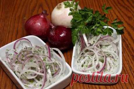 Кулинария &gt;Простая закуска к шашлыку — маринованный лук