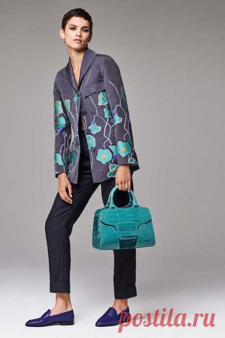 Гениальный Giorgio Armani представил элегантные наряды из коллекции Resort SS 2017
