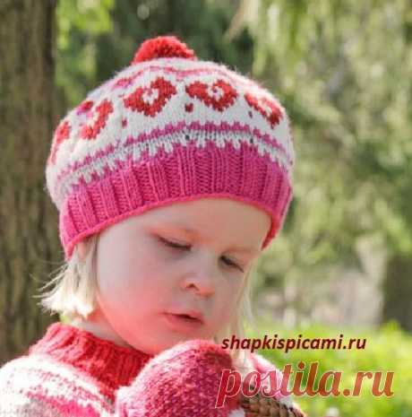 Детский вязаный берет с сердечками (вязание спицами)