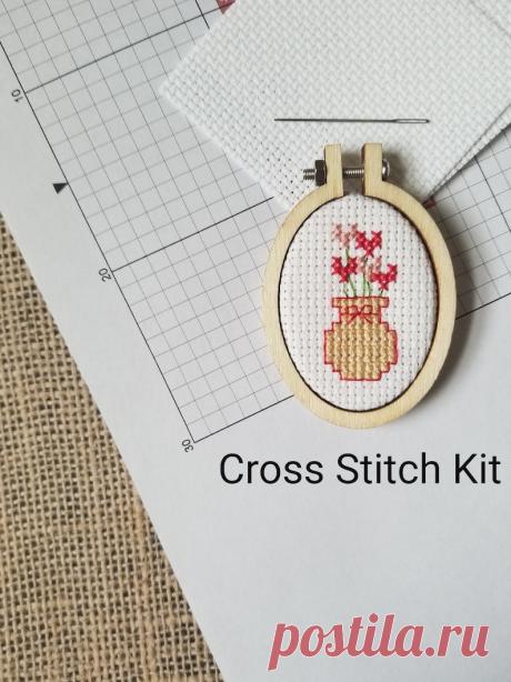 Counted Cross Stitch Kit Heart Flowers Mini - Etsy España