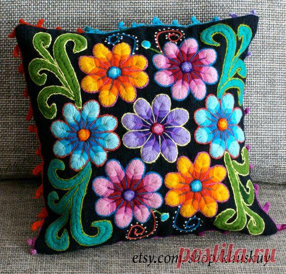 Fundas de almohada peruano mano bordadas flores de lana por khuskuy Fundas de almohada peruano mano bordadas flores de lana por khuskuy