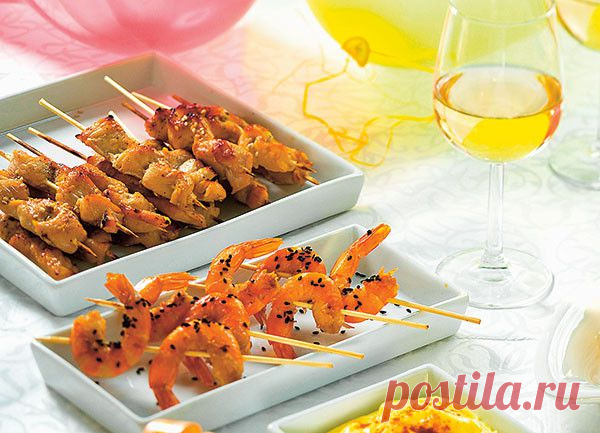 Шашлычки из креветок.