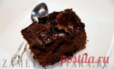 Шоколадный кекс с шоколадной начинкой и шоколадным соусом | Ваши любимые рецепты