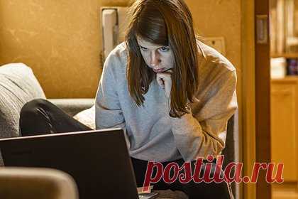 Россиянам рассказали об опасности некоторых ссылок в поисковиках. Ссылки, которые открываются по запросу в первых строчках поисковика, могут быть элементом социального фишинга. Так компании собирают данные, которые затем используют для агрессивного маркетинга, рассказал генеральный директор АНО «Цифровые платформы» Арсений Щельцин в интервью агентству «Прайм».