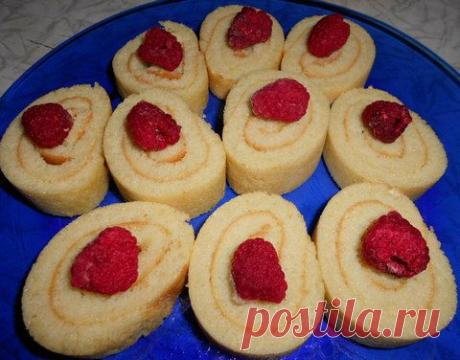 Рулет со сгущенкой рецепт | Кулинарные рецепты блюд