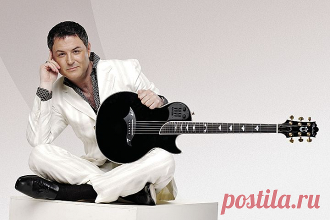 Максим Леонидов: Я - деревенский сибарит и буржуазный артист К творчеству классического питерского интеллигента Максима Леонидова даже неловко применять термин «шоу-бизнес». Это именно творчество человека, талантливого во всем. Еще когда он выступал в составе б…