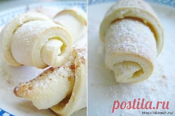 Безумно вкусные и нежные рогалики из творожного теста.