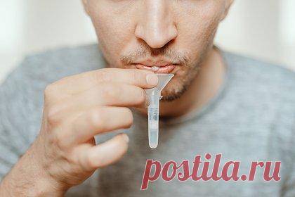 «Мозг ассоциирует слюну с эякуляцией». Мужчины в России и по всему миру плюют на улице. Что стоит за этой омерзительной привычкой?