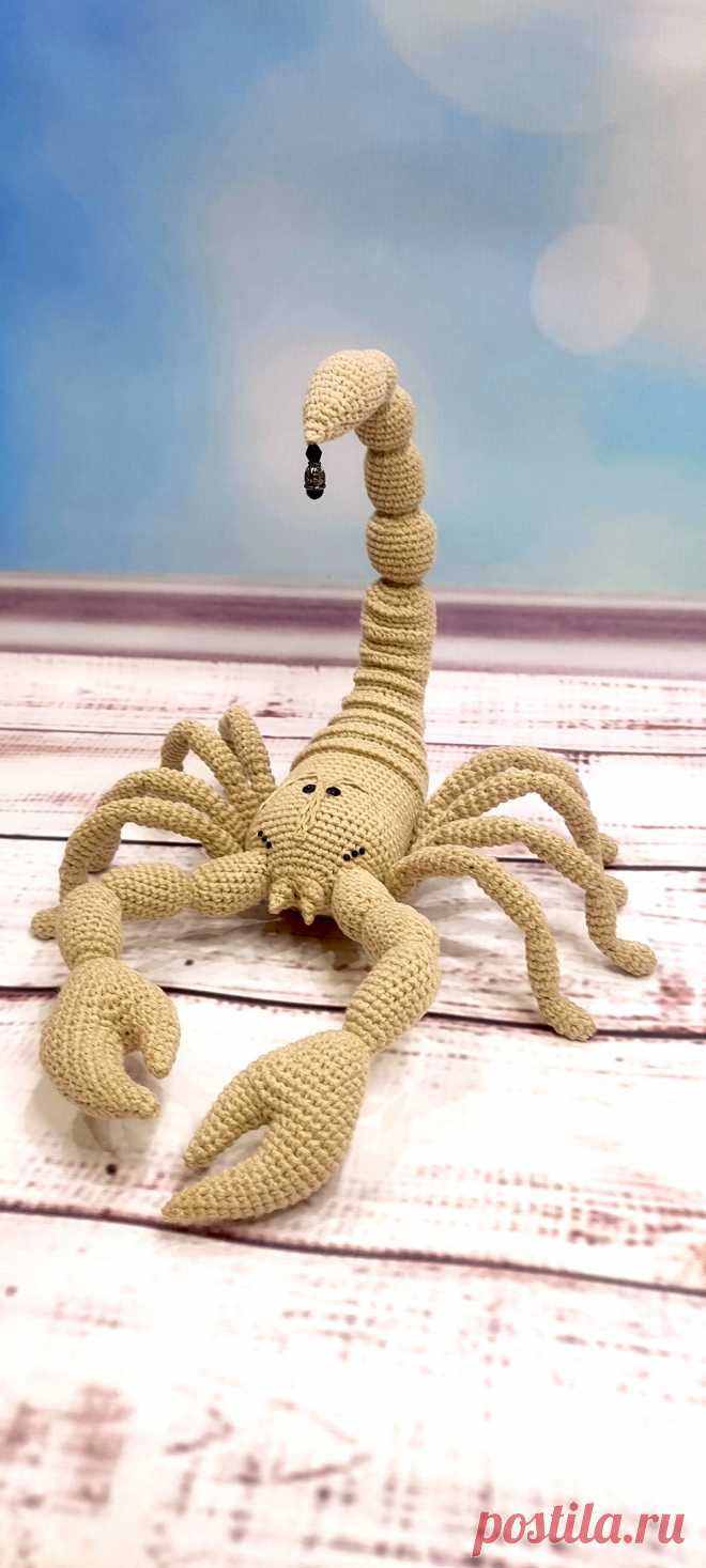 PDF Скорпион крючком. FREE crochet pattern; Аmigurumi toy patterns. Амигуруми схемы и описания на русском. Вязаные игрушки и поделки своими руками #amimore - большой скорпион на проволочном каркасе.