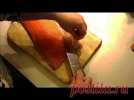 Разделка лосося на филе с кожей, часть 1 - кулинарный рецепт
