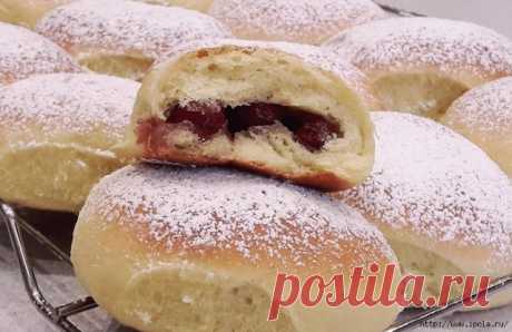 Воздушные и очень вкусные пирожки в духовке 
Воздушные и мягкие пирожки в духовке

 Вчера впервые приготовила пирожки по данному рецепту теста... И, скажу вам, это что-то... Очень-очень мягкие, воздушные, солнечные, ещё очень много можно что ск…