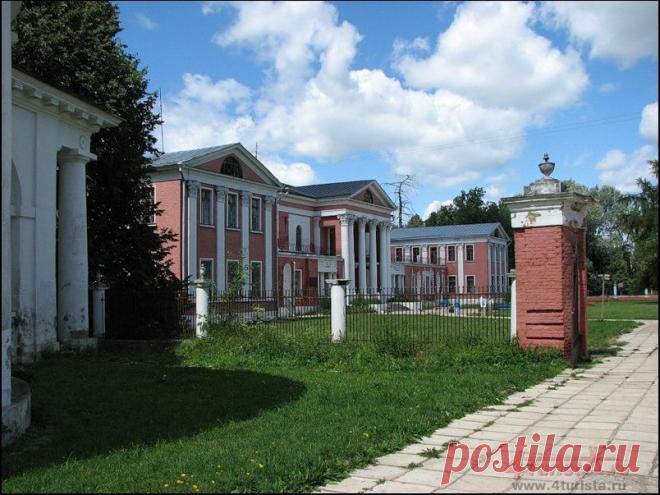 обычно посещают вместе с Волоколамском и Иософо-Волоцким монастырь