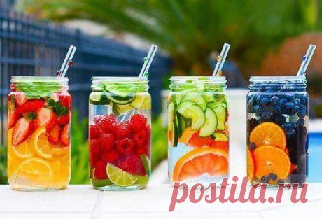 6 ЛУЧШИХ НАПИТКОВ ДЛЯ ЗДОРОВОГО ОРГАНИЗМА
1. С яблоком и корицей.
2. На основе лимонного сока, имбиря и меда.
3. Имбирный напиток.
4. Овощной сок.
5. Коктейль здоровья.
6. С огурцом и сельдереем.