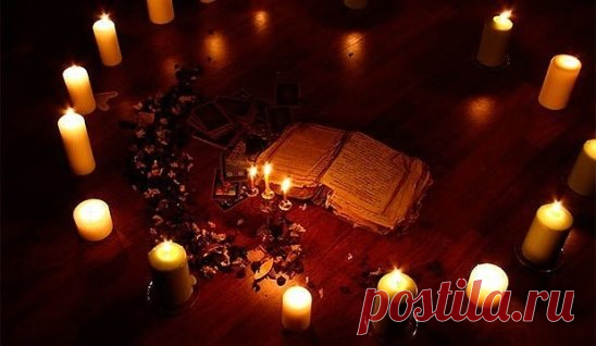 Закон мага
1.Закон добровольности. 
Решение стать магом (ведьмой) или отказаться от магических способностей принимается только добровольно и самостоятельно. Также добровольно и самостоятельно принимается решение о выборе черной, темной, серой, светлой или белой магии. Высшие силы лишь направляют, но не заставляют выбрать один из путей.
2.Закон платы. 
Ничего нельзя достичь или приобрести не затратив определенных усилий и ресурсов. Плата может быть различной: энергия, деньги, время, личная жизн