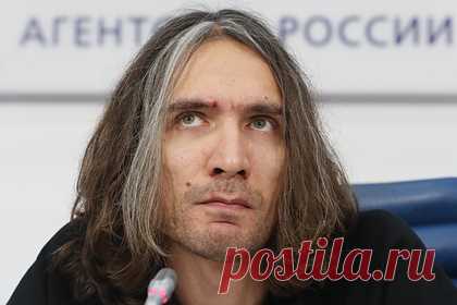 Мосгорсуд отказал в компенсации сыну Цоя из-за фильма Учителя. Мосгорсуд отказал в компенсации морального вреда сыну советского рок-музыканта Виктора Цоя Александру. Претензии наследника артиста связаны с фильмом Алексея Учителя «Цой». Ранее мужчина утверждал, что ответчики использовали необнародованные до этого фотографии отца без разрешения.