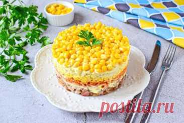 Салат с копченой куриной грудкой и корейской морковью
Ингредиенты:
- Копченая курица - 200гр
- Кукуруза консервированная - 200гр
- Яйца - 3шт.
- Корейская морковь - 150гр
- Твёрдый сыр - 50гр
- Майонез - 70 гр