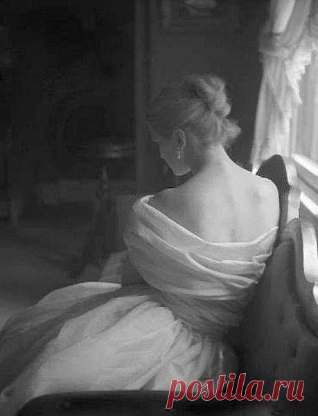 «Усталый» развод.

«Мы устали друг от друга… Может, стоит отдельно пожить?» — еще одна растерянная пара… Слишком нервная Оля. Слишком замученный Андрей. Помогает ли разлука тогда, когда в браке образуется трещина? Многое зависит от того, что вызвало эту трещину. И что в этой жизни ценишь ты.

«Я просто устала…»>>>