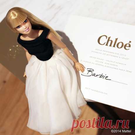Публикация Barbie® в Instagram • Сен 28 2014 в 1:40 UTC 49.6 тыс. отметок «Нравится», 752 комментариев — Barbie® (@barbiestyle) в Instagram: «Stopping by the @Chloe showroom to pick up my invitation for today's show! #chloe #pfw #barbie…»