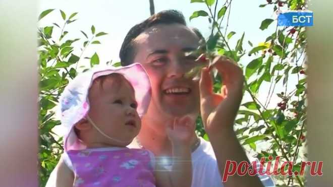 Алим Каюмов - Яндарымда хин бар, атай
Әлим Ҡәйүмов - Яндарымда һин бар, атай
Муса Маликов көйө, Жәүҙәт Дәрзаман һүҙҙәре
