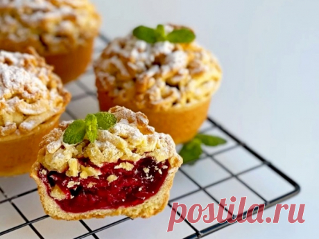 Песочные корзиночки с ягодами 🍒 рецепт Песочное тесто с хрустящей корочкой и сочная вишневая начинка… 🍒 ещё и в 2 раза меньше калорий, чем в оригинальном