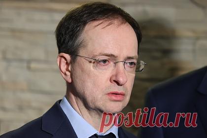 Мединский рассказал о ходе переговоров между Россией и Украиной. Переговоры Москвы и Киева по вопросу демилитаризации Украины находятся «где-то на полпути». Об этом журналистам заявил глава российской делегации на переговорах с Украиной Владимир Мединский. «Что касается демилитаризации, я бы сказал, пятьдесят на пятьдесят. (...) В этой части мы где-то на полпути», — сказал он.