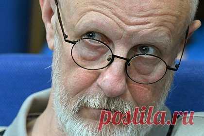 Гоблин раскрыл отношение к интервью Дудя. Российский переводчик и блогер Дмитрий Пучков, также известный как Гоблин, раскрыл отношение к блогеру и журналисту Юрию Дудю. Гоблин выразил несогласие с мнением, что Дудь в своих роликах пытается разобраться в различных общественно-политических вопросах, по его словам, жу лишь пытается склонить всех на свою сторону.