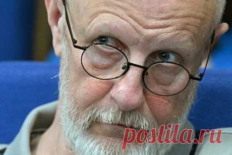 Гоблин раскрыл отношение к интервью Дудя. Российский переводчик и блогер Дмитрий Пучков, также известный как Гоблин, раскрыл отношение к блогеру и журналисту Юрию Дудю. Гоблин выразил несогласие с мнением, что Дудь в своих роликах пытается разобраться в различных общественно-политических вопросах, по его словам, жу лишь пытается склонить всех на свою сторону.