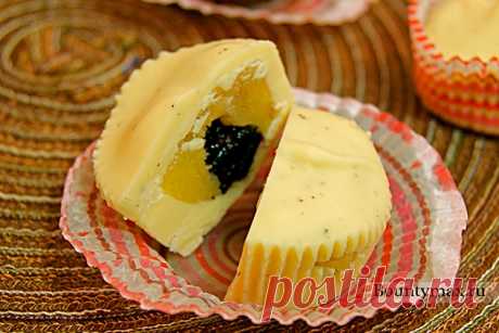 Шоколадные конфеты с миндально - черничной начинкой