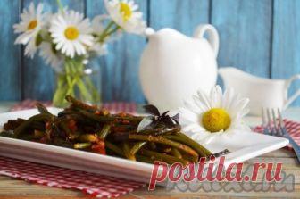 Рецепт приготовления чесночных стрелок - рецепт с фото Предлагаю Вашему вниманию простой, но безумно вкусный рецепт приготовления чесночных стрелок. Для этого понадобятся самые простые и доступные ингредиенты, да и времени много не потребуется. Это блюдо не имеет острого чесночного запаха. Специи и базилик только усилят непревзойденный вкус. ...