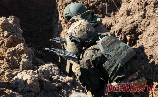 Российские военные отразили 11 контратак в Курской области. Группировки российских войск «Север» отразили 11 контратак вооруженных сил Украины (ВСУ) за сутки в направлении села Новоивановка в Курской области, сообщила пресс-служба Минобороны
 
 Бои шли у населенных пунктов Дарьино, Зеленый Шлях, Малая Локня.