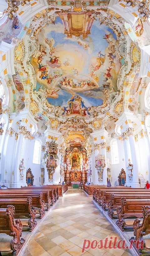 Neuschwanstein Castle, Germany { Sleeping Beauty's Castle }  |  Найдено на сайте  kevinandamanda.com