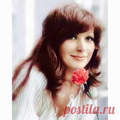 Вспомнила молодость: Алла Пугачева довела поклонников до слез трогательными архивными снимками