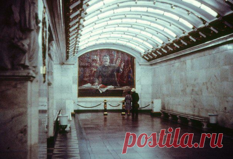 экскурсия Сталинская--станция метро
