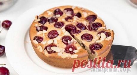 Миндальный пирог с ягодами Ингредиенты:- Яйцо- 200мл молока- 45гр сахара- 60гр миндальной муки- 1 ч.л. разрыхлителя- Пакетик ванилина- 140гр муки- 150гр ягод- Лепестки миндаляДля теста смешиваем яйцо, молоко, сахар, миндальную ...