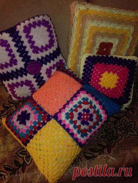 Из остатков пряжи.