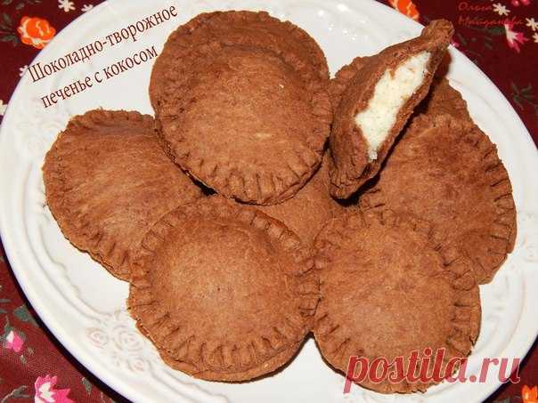 Шоколадное печенье с творогом и кокосом