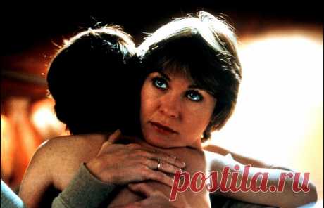 Ди Уоллес-Стоун, 14 декабря, 1948